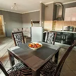 Apartahotel Boogie Aparthouse Old Town 3*