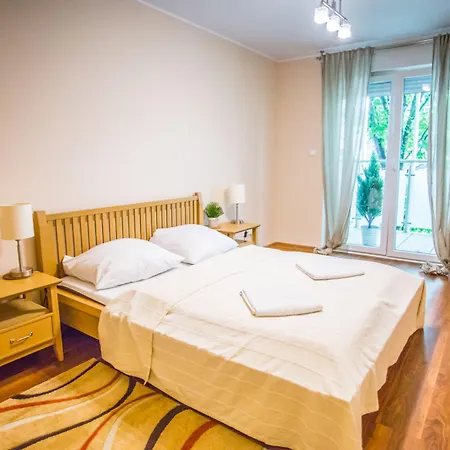 Aparthotel Boogie Aparthouse Old Town 3*