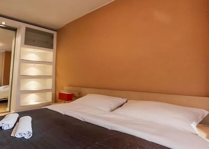 Boogie Aparthouse Old Town מלון דירות 3*